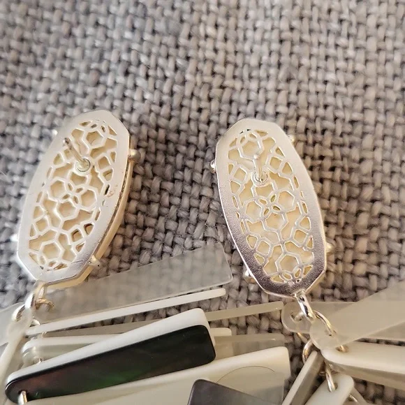 Kendra Scott Vintage Justyne Statement Earrings, Ivory/Gray Mix - Picture 2 of 3
